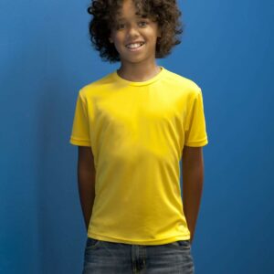 t-shirt-respirant-enfant-jaune-porte